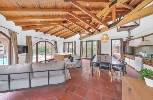 Chacras de Coria House | Fliphaus + Wine Country - Villa 20 pax 9 Bd Pool Jacuzzi + Daily Cleaning