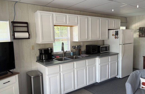 Big Creek Boat Rental | Floating Cabin - Another Day in Paradise at Whitman Hollow Marina