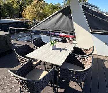Seca Apartment | Floating House - MARINA PEARL