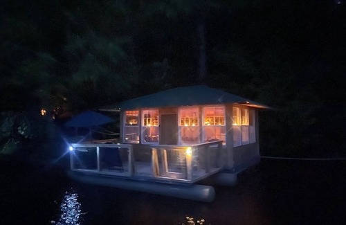 Monmouth Boat Rental | Floating Island Cabin Private Pet-Friendly Retreat