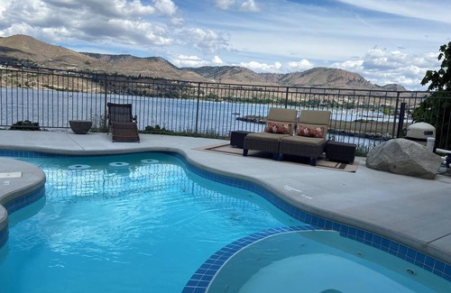Chelan House | Floating Over The Water!