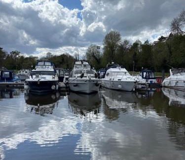Fifield Boat Rental | Floating tranquility
