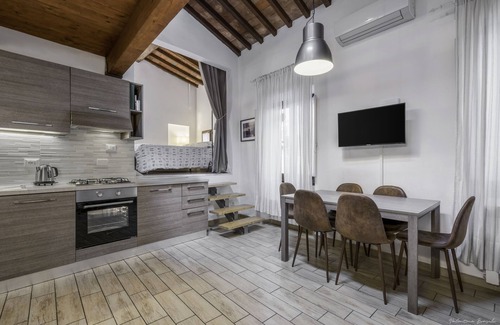 Santissima Annunziata Apartment | Florence Star Apartment, parking, free WiFi, 4 + 2 guests
