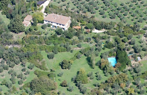Fiesole Apartment | Florentine Hills Fattoria Il Leccio Agriturismo Elegant Suite with Pool