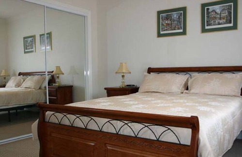 Delahey Villa | Florentine Villas - Your Home away from Home - near Watergardens Town Centre