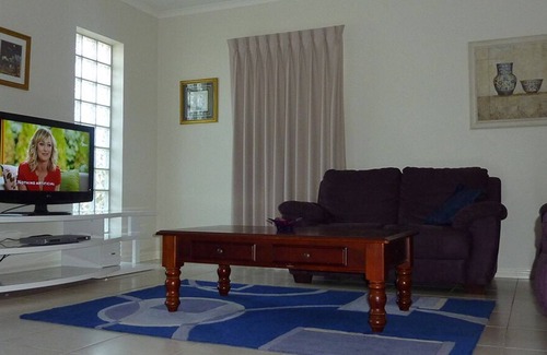 Delahey Villa | Florentine Villas - Your Home away from Home - near Watergardens Town Centre