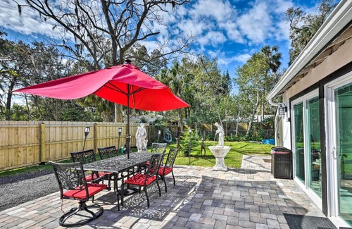 New Smyrna Beach Apartment | Florida Getaway with Patio about 3 Mi to Beaches!