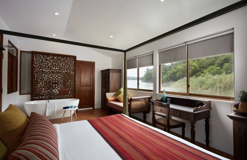 Piliyandala Boat Rental | Flow by The Amber Collection - Luxury River Cruises in Sri Lanka