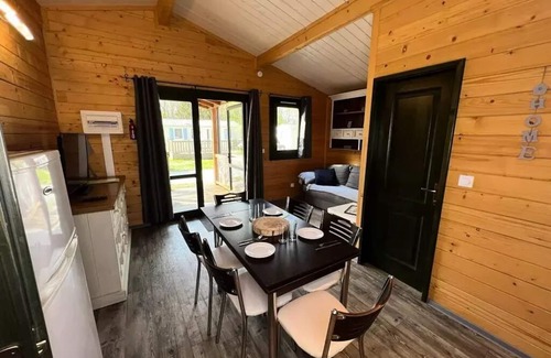 Leval Ski Chalet | Flower Camping du Lac de la Seigneurie * - Chalet Savania PREMIUM46 34 m2 (2 bedrooms) + covered terrace of 13 m2 + TV + reversible air conditioning 6 people