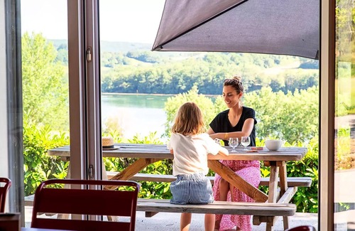 Lissac-sur-Couze Villa | Flower Camping du Lac du Causse * - Cottage 32m2 (2 bedrooms) + open terrace + LV + TV 6 persons