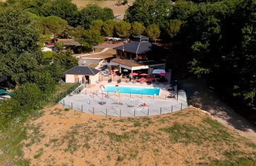 Lissac-sur-Couze Villa | Flower Camping du Lac du Causse * - Cottage 32m2 (1 bedroom) + open terrace + LV + TV 5 persons