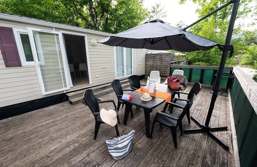 Die House | Flower Camping la Pinède * - Mobile home Premium Riviera 28m2 near river- 2 bedrooms + Terrace with umbrella - 4 people