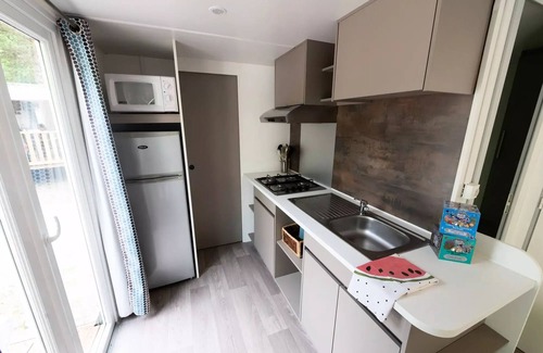 Die House | Flower Camping la Pinède * - Mobile home Comfort Cocoon 28m2 - 2 bedrooms + covered terrace - 4 people