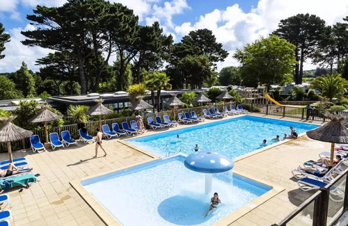 Pleubian House | Flower Camping Port de la Chaîne * - Homeflower Premium 35m2 (3 bedrooms) + Terrace + TV + SEA VIEW 6 persons