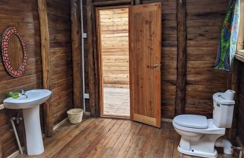 Fort Portal Cabin | Flower Hill
