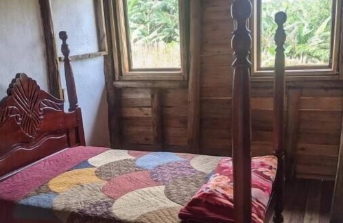 Fort Portal Cabin | Flower Hill