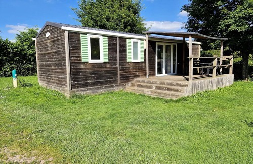 Pressignac House | Flower Lake Camping * - Mobil home Aquitaine Comfort 24m2 - 2 bedrooms + covered terrace + TV 4 people