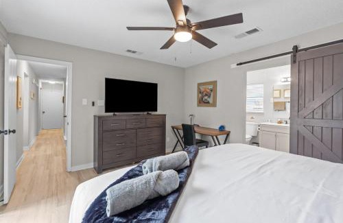 Flower Mound Villa | Flower Mound Gem - House & Pool