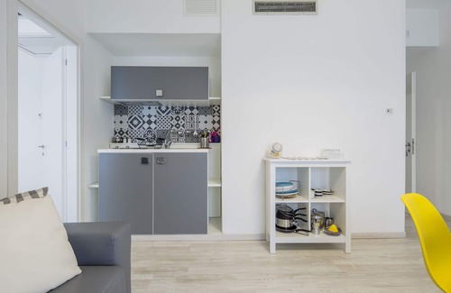 Sorrento City Centre House | Flower Suites Sorrento
