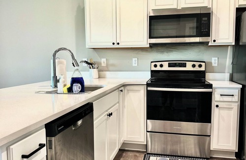 Wichita House | Fly In, Stretch Out –near ICT, Genesis, Via Christi St. Terresa