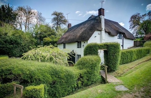 Warminster Cottage | FOLEY'S COTTAGE, family friendly, with open fire in Warminster