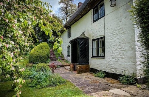 Warminster Cottage | FOLEY'S COTTAGE, family friendly, with open fire in Warminster
