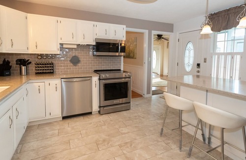 Jacksonville House | Foliage Galore! 14mi to Mt. Snow, Arcade, King Bed