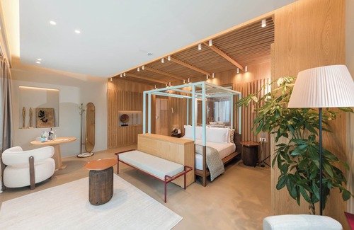 Jala Hotel | Folie Marine Beach Hotel & Club