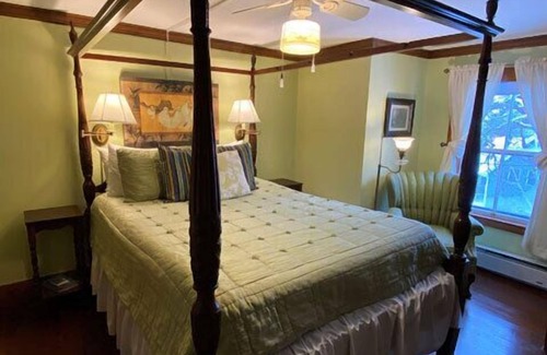 North Sutton Bed & Breakfast | Follansbee Inn