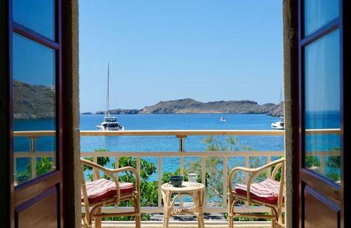 Kithira Apartment | Follow Your Art