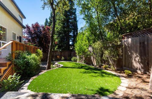 Folsom House | Folsom 4BR Retreat - Backyard & Parking