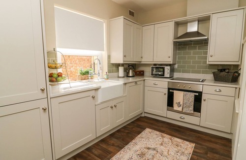 Caistor Cottage | FONABY, romantic, luxury holiday cottage, with open fire in Caistor