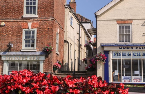Caistor Cottage | FONABY, romantic, luxury holiday cottage, with open fire in Caistor