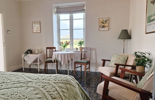 Alstad Bed & Breakfast | Fontänens Bed & Breakfast
