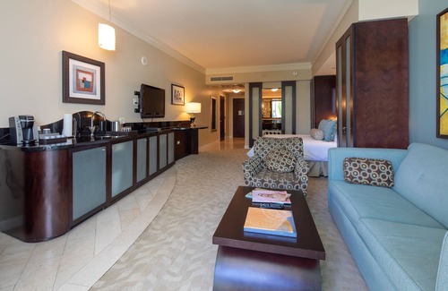 Seybold House | Fontainebleau Sorrento Tower lll Private Pool View Junior Suite