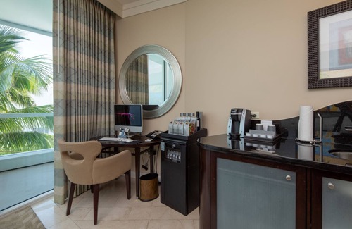 Seybold House | Fontainebleau Sorrento Tower lll Private Pool View Junior Suite