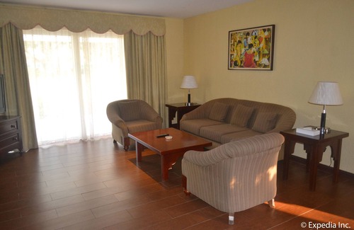 Clark Freeport Resort | Fontana Hot Spring Leisure Parks