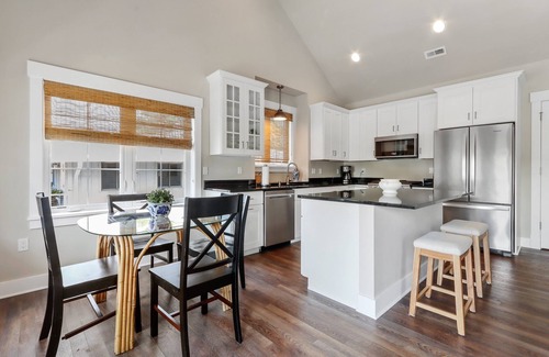 Fontana-on-Geneva Lake Condo | Fontana Harbor 162 |Balcony |5 Min Walk to Beach |New Condo Across from The Abbey Resort