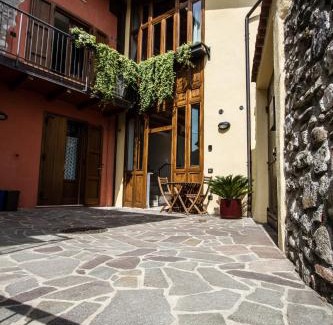 Cunettone-villa House | FONTANE APARTMENTS