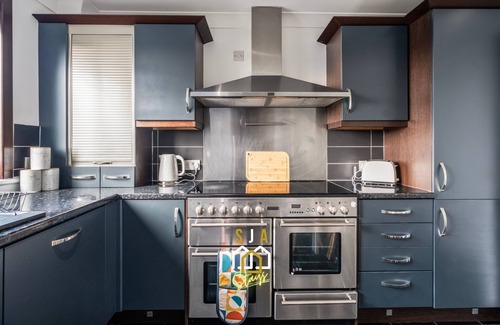 Central Aberdeen Apartment | Fonthill Stay - SJA Stays - 3 Bed Apartment
