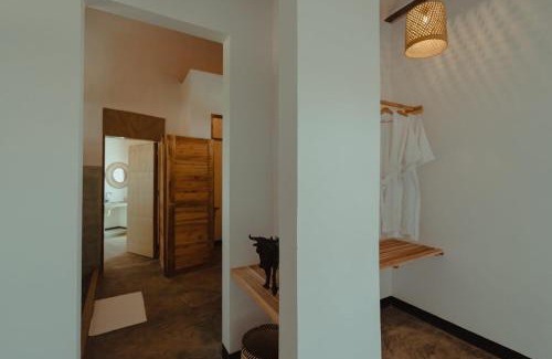 Mto wa Mbu Cabin | Foot On Africa Safari Lodge