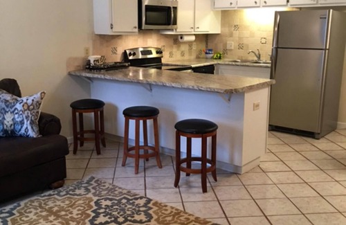 Tallahassee House | FOOTBALL/VISIT STUDENTS/JOB/HIGH ROAD 2 MILES TO FSU STADIUM, TV W.HULU,QUIET