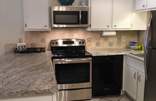 Tallahassee House | FOOTBALL/VISIT STUDENTS/JOB/HIGH ROAD 2 MILES TO FSU STADIUM, TV W.HULU,QUIET