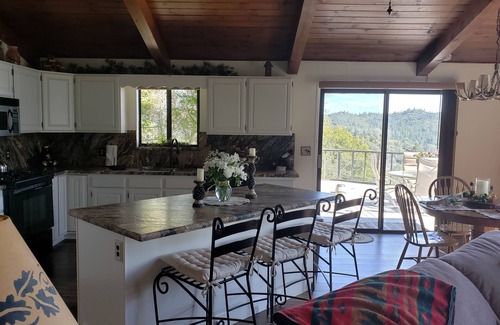 Jackson House | Foothill Retreat in the Sierra Nevada Mountains