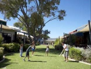Preston Beach Resort | Footprints Preston Beach