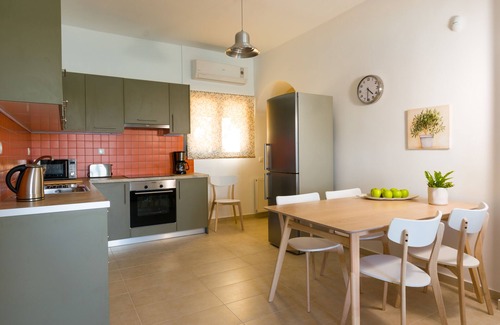 Agios Nikolaos Apartment | Footsteps to the beach!