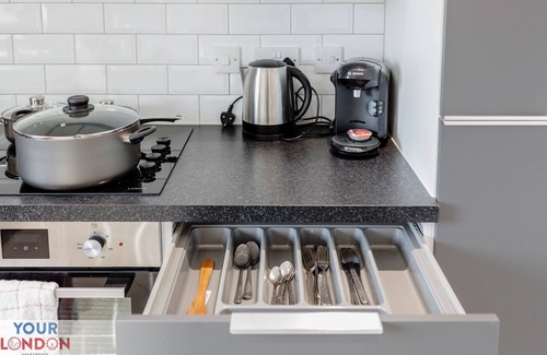 Island Gardens Apartment | *For The Larger Groups 2Bedroom 2Bathrooms Spacious Apartments *