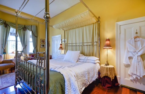 Bridgetown House | Ford House Bed & Breakfast