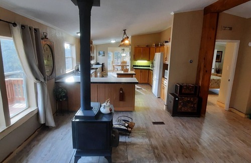 Divide Cabin | Forest cabin on 4 acres, Newly renovated, Quiet and secluded.