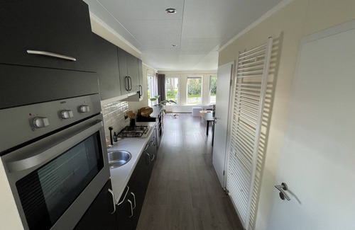 Beekbergen-West Ski Chalet | Forest Family Home - 6 Persoons op 5 Sterren Park
